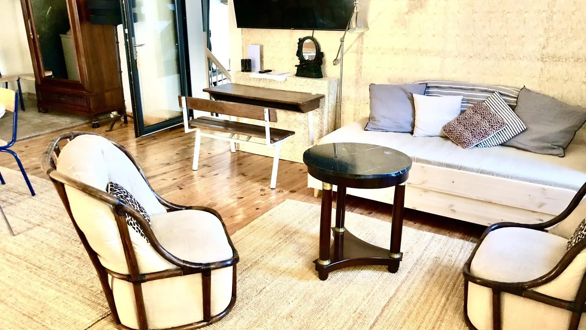 Holiday home Charmante Et Elegante Ferme Renovee Dourgne